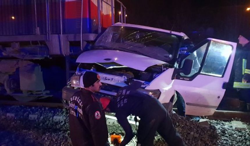 Denizli’deki kazada 5 kişi yaralandı: 1 kişinin yoğun bakımda tedavisi sürüyor!