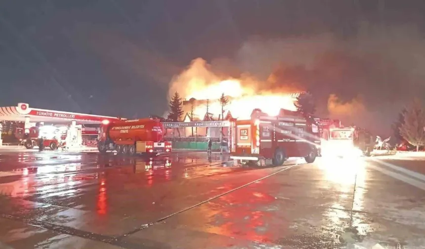 Afyonkarahisar'da restoran yangını: Alevlerden kaçamayan çalışan öldü!