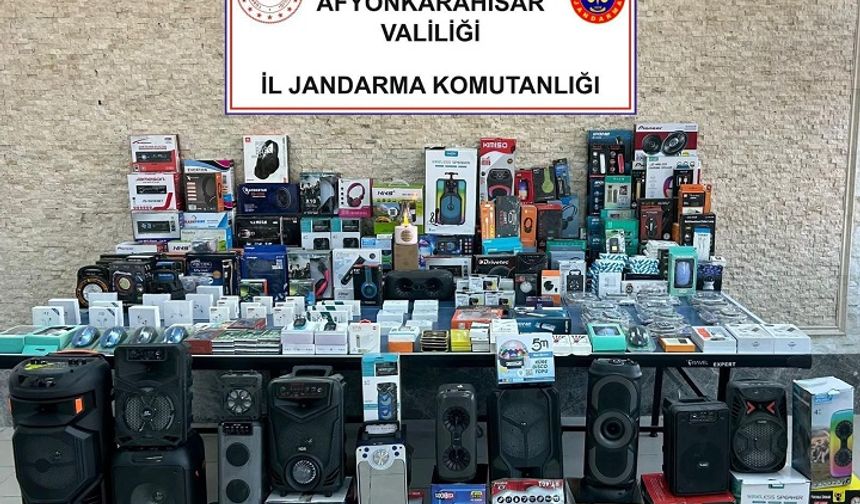 Jandarmadan kaçak elektronik eşya baskını