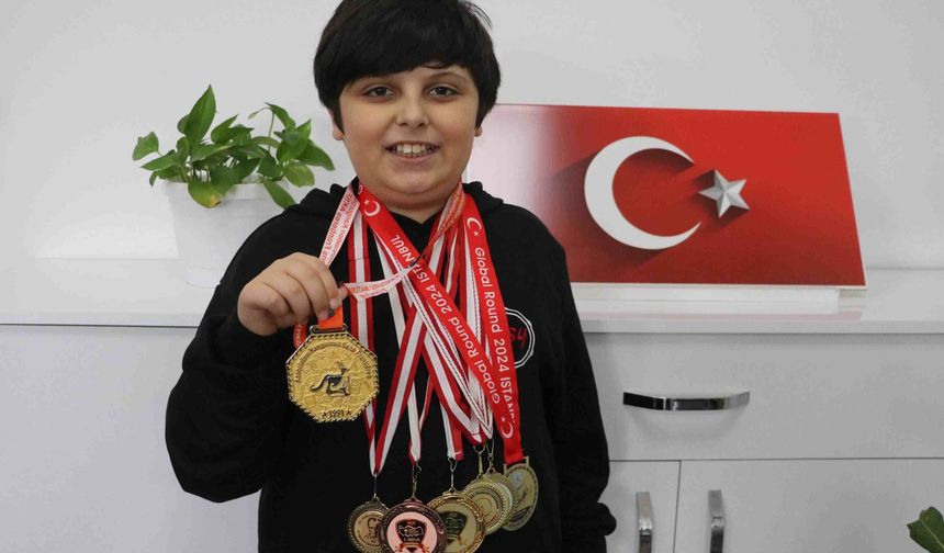 10 yaşındaki Denizlili öğrenci Matematik Olimpiyatı'nda dünya birincisi