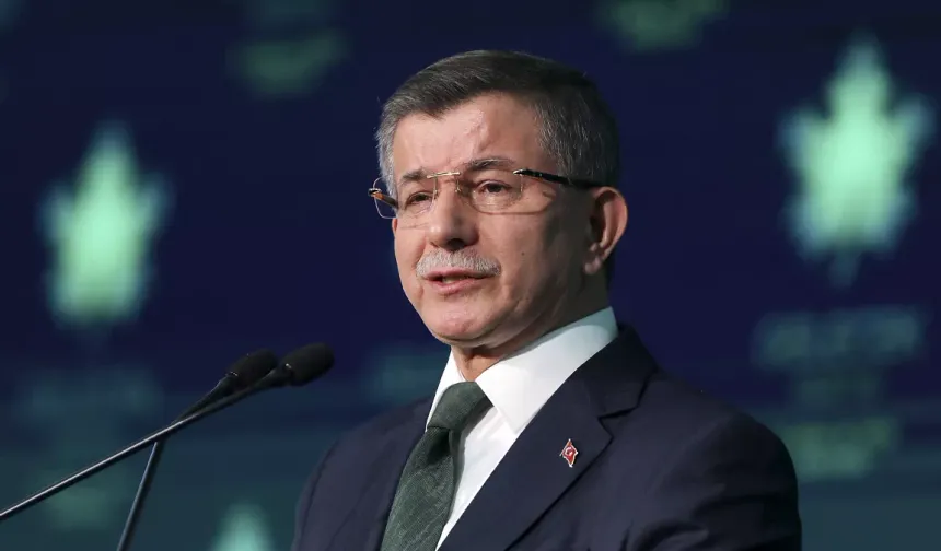 Ahmet Davutoğlu'ndan CHP çıkışı: "Belediyelerin neredeyse tamamı yolsuzluğa bulaştı"