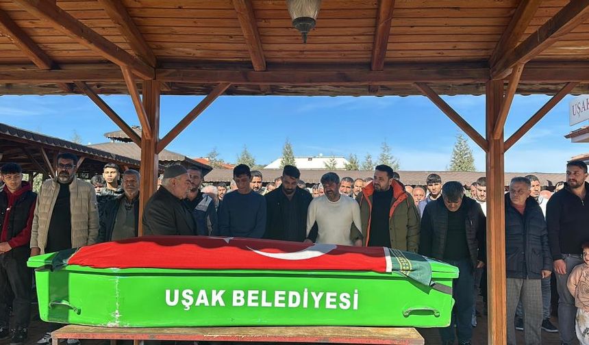 Uşak'ta babasının aracında vurulmuştu: Son yolculuğuna uğurlandı!