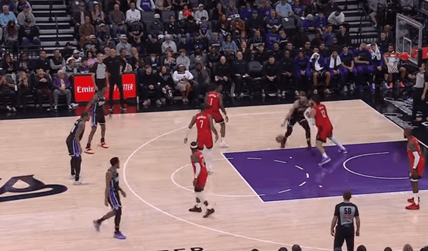 NBA'de Houston Rockets'ın gücü Sacramento Kings'e yetmedi!