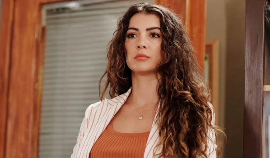 Burcu Özberk dedesini son yolculuğuna uğurladı!