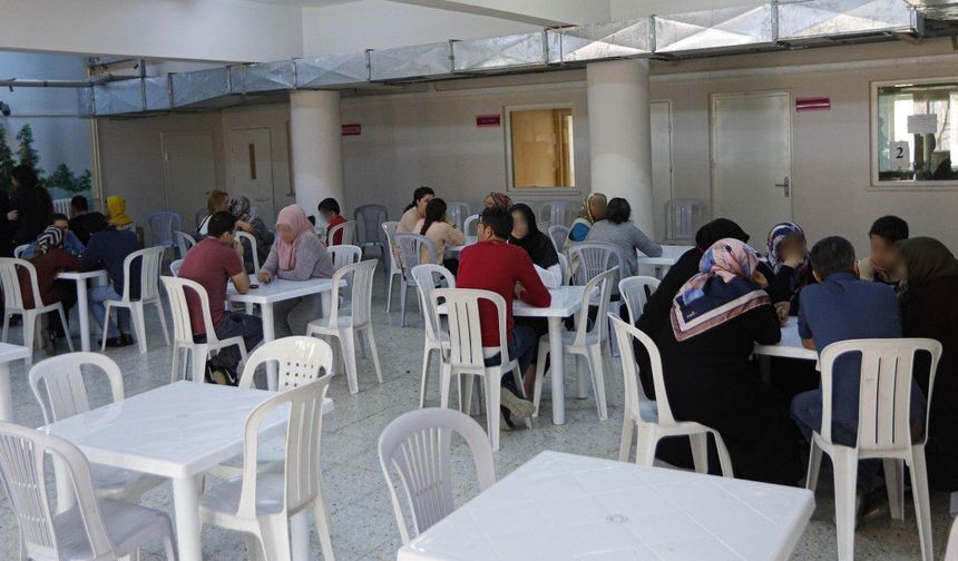 Adalet Bakanı'ndan hükümlü ve tutuklulara "Anneler Günü" izni!