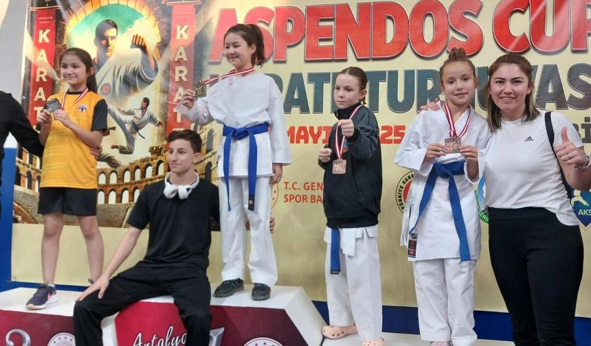 Aspendos Cup’ta İzmir Aliağa rüzgarı esti!
