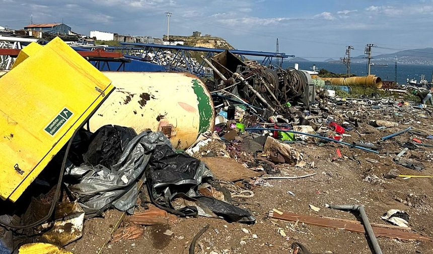 İzmir Aliağa'da gemi söküm bölgesinde 15 bin ton tehlikeli atık şoku! Belediye harekete geçti
