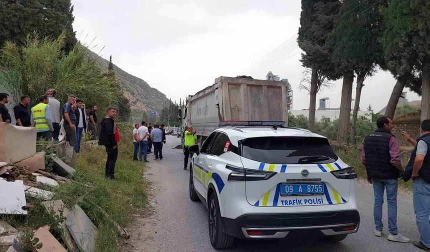 Aydın Söke'de feci kaza: Temizlik işleri personeli, kamyonun çarpması sonucunda vefat etti!