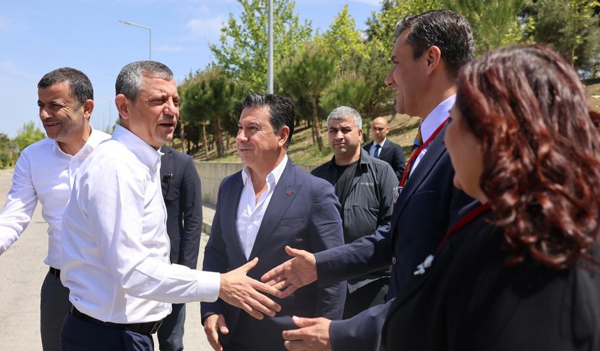 Egeli 4 Büyükşehir Belediye Başkanı Silivri’de İmamoğlu’nu ziyaret etti