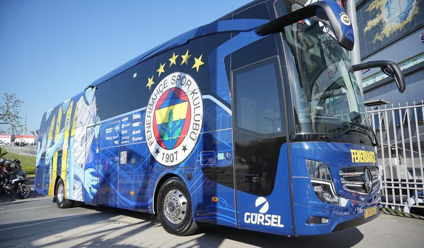 Kadıköy’de derbi mesaisi: Fenerbahçe stadyuma ulaştı!