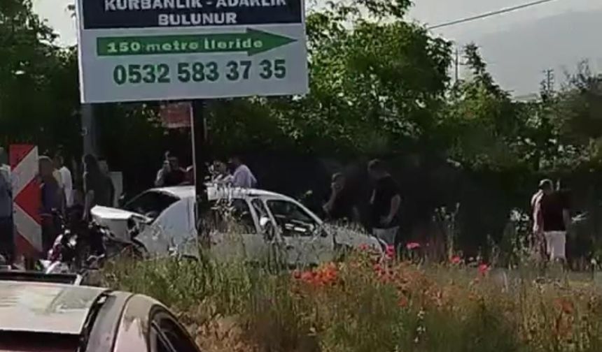 İzmir Kemalpaşa'da korkutan trafik kazası!