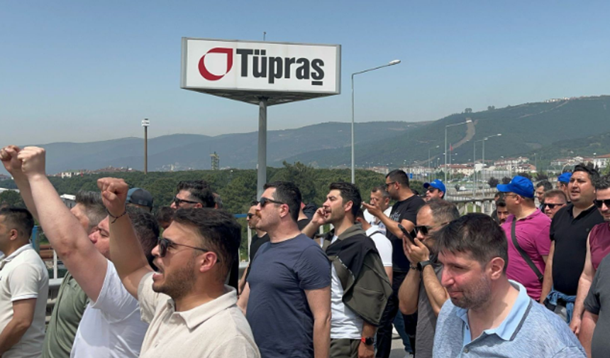 TİS talepleri kabul edilmeyen TÜPRAŞ işçileri, Kocaeli'de E-5'i trafiğe kapattı