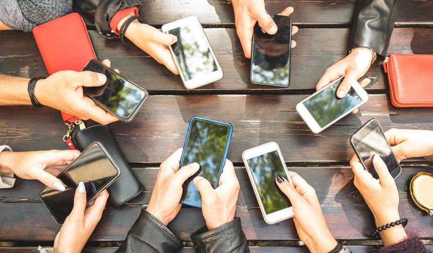 7-15 bin lira aralığında en çok tercih edilen cep telefonları belli oldu