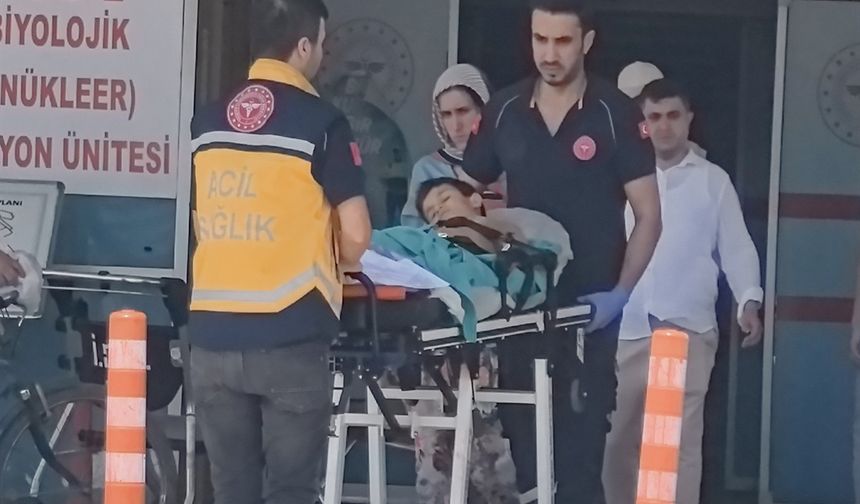 Kurbanlık bıçak ağır yaraladı: 7 yaşındaki çocuk hastaneye kaldırıldı