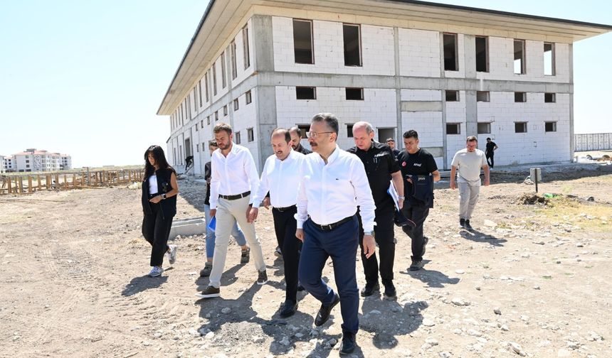 Vali Aksoy’dan yeni AFAD binasına ziyaret