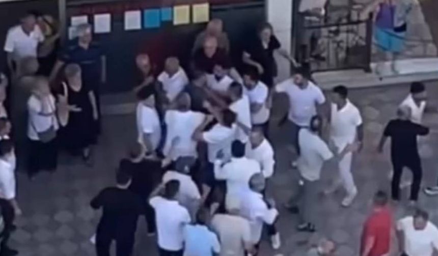 Samsun Atakum’da delege seçiminde kavga… Başkan adayı tekme yedi