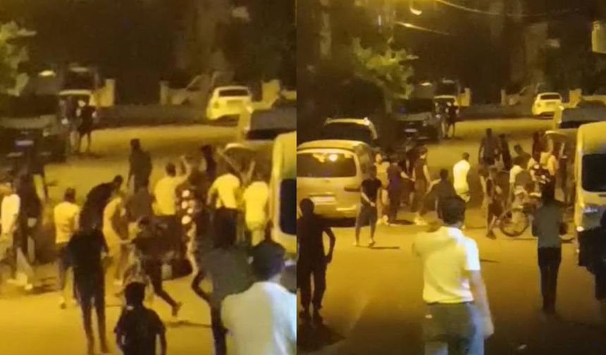 Kılıçlı ve sopalı kavga… Sokak savaş alanına döndü