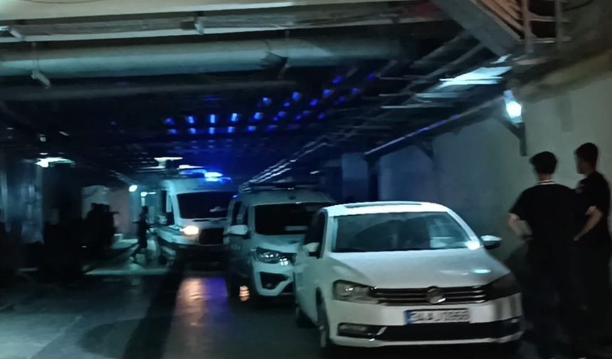 Üçüncü kattan düşen asansör can aldı