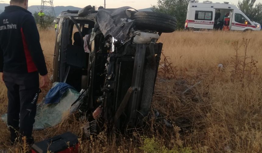 Amasya’da trafik kazası: Aileyi taşıyan araç kontrolden çıktı