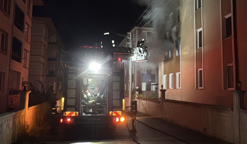 Apartmanda yangın çıktı! Aileler tahliye edildi!