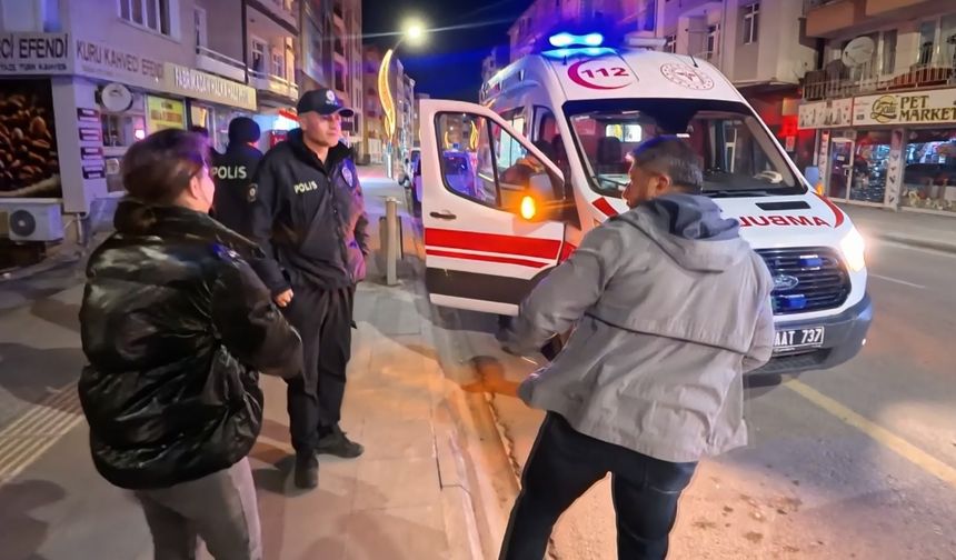 Aksaray’da kıskançlık krizi!   Kadın, erkek arkadaşının sevgilisini bıçakladı