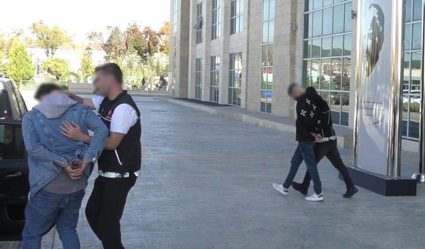 Uşak’ta narkotik timinden eş zamanlı baskın!