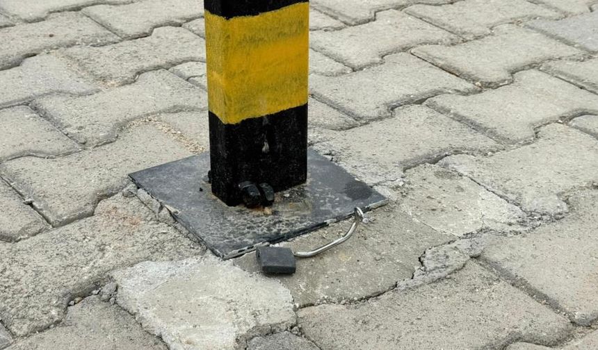 Bolvadin’de parkta vandalizm! Spor aletleri tahrip edildi