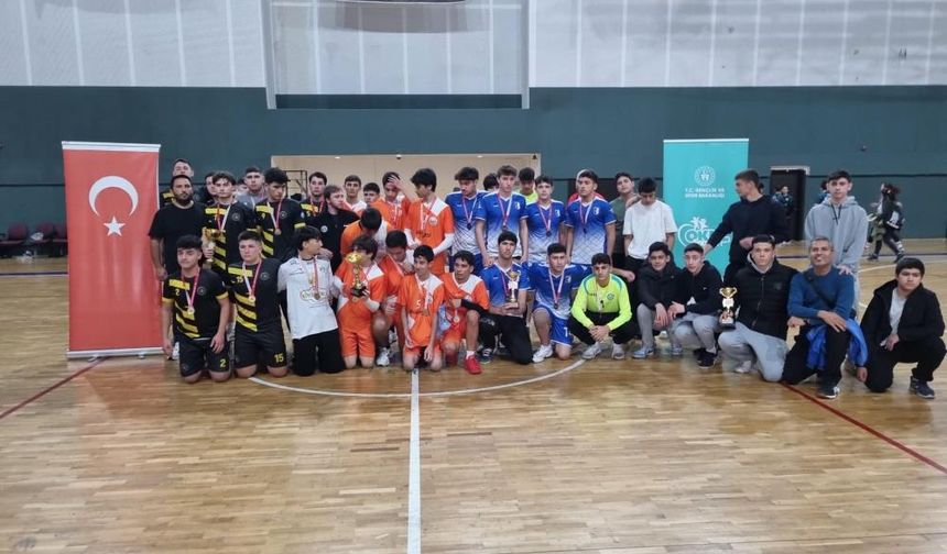 Muğla’da hentbol heyecanı sona erdi: Genç sporculardan büyük başarı