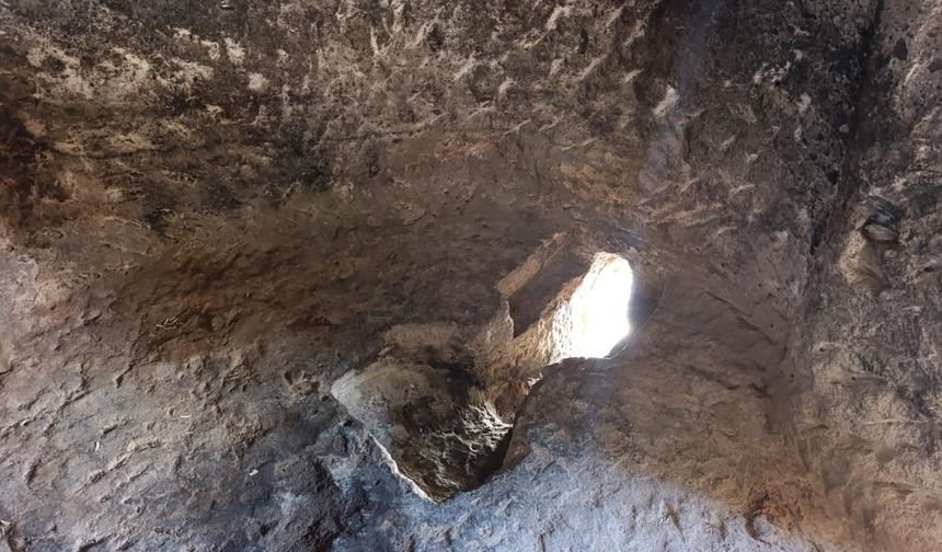 Kayaya oyulmuş 3 bin yıllık yapıda şaşırtan ayrıntı: Tarihin ilk tuvaleti