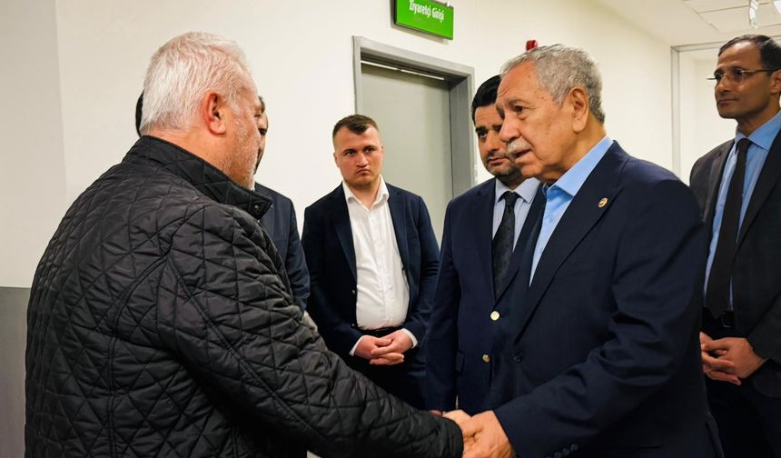 Bülent Arınç'tan yoğun bakımdaki Başkan Durbay'a özel ziyaret