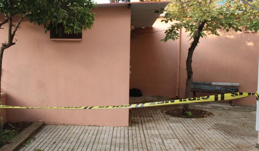 Efeler’de cami avlusunda gizemli çanta alarmı!