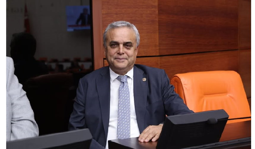 CHP’den istifa eden Hasan Ufuk Çakır’a Mersin’de coşkulu karşılama