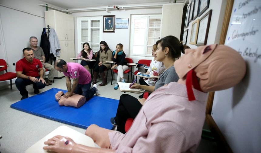 Karşıyaka’da sağlık seferberliği! 10 bin vatandaşa hizmet