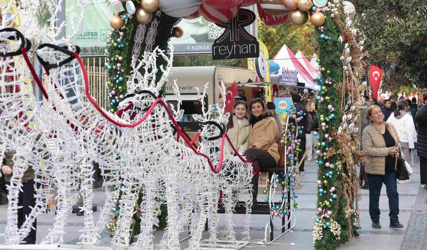 Alsancak’ta yeni yıl pazarı! Kadın emeği sokağa çıktı