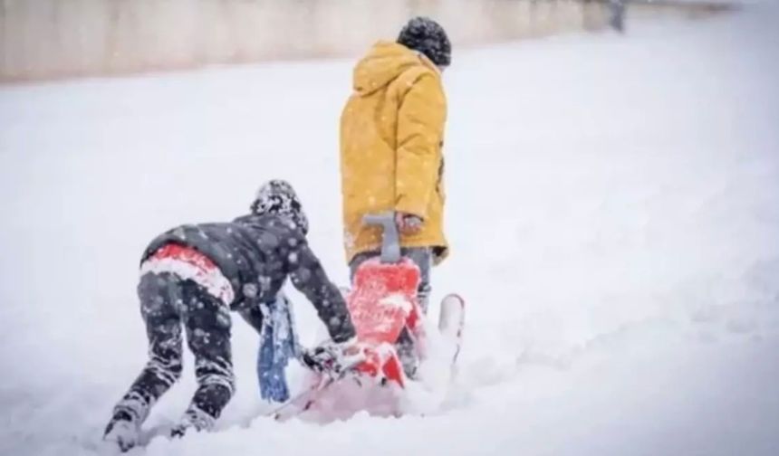 Salı günü Van'da okullara kar tatili mi? Öğrencilerin beklediği açıklama