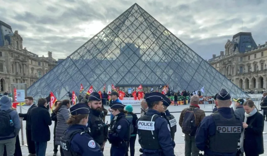 Paris’te Louvre Müzesi grevi!