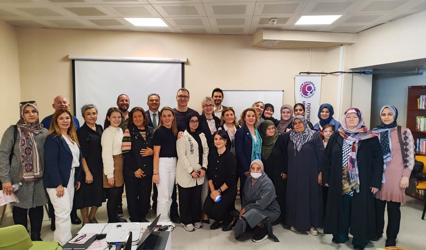 İzmir’de “güçlü anneler, mutlu çocuklar” buluşması