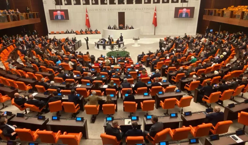 'Mezar başında alkol içme' tartışması! Meclis karıştı