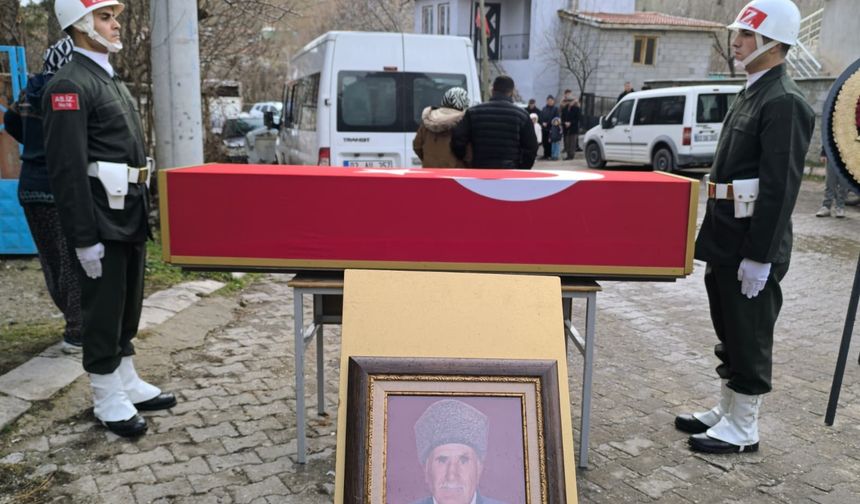 Kıbrıs Gazisi Mustafa Altın askeri törenle uğurlandı