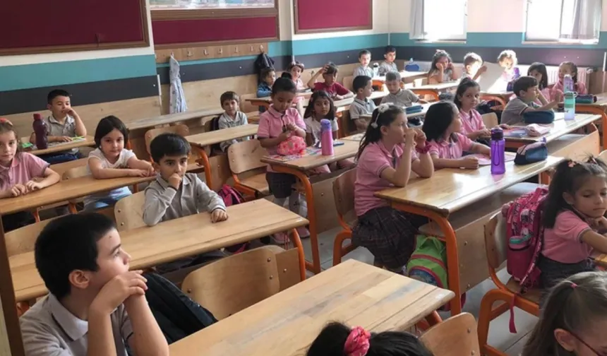 Ara tatil kalkıyor mu? Yeni dönemde ara tatil olmayacak mı? Bakan Tekin açıkladı