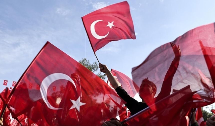 Bakan Tekin: 'İlk ders bayrak sevgisi temasıyla başlayacak!'