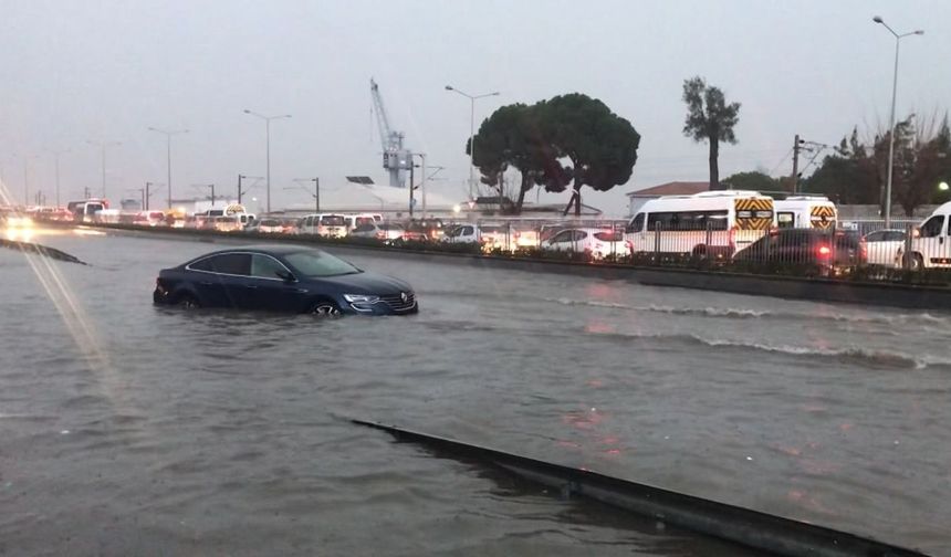 İzmir hava durumu alarm veriyor! Sel vuracak