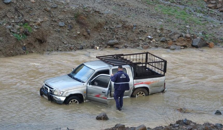 Araçlar yolda kaldı, ekipler seferber oldu!