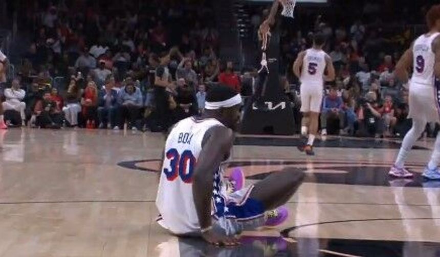 NBA'de talihsiz an! Adem Bona takım arkadaşı MVP adayı Tyrese Maxey'i sakatladı