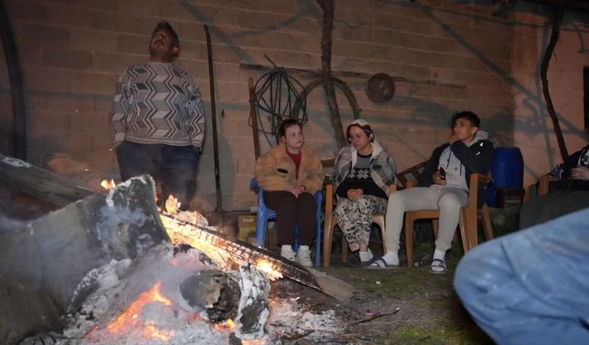 150'den fazla artçı kaydedildi! Denizli'de vatandaşlar geceyi dışarıda geçirdi