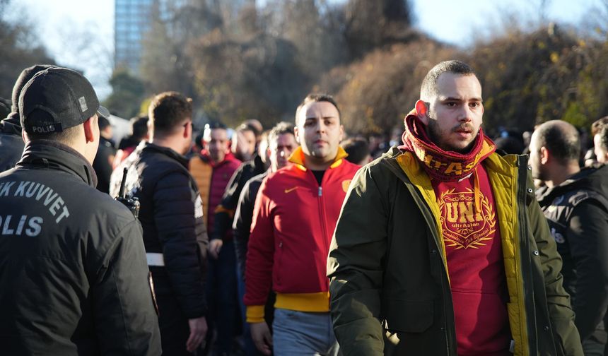 Derbi öncesi sarı-kırmızı fırtına Tüpraş’ta esti!