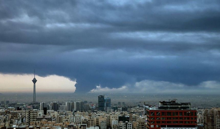 İran'daki asit yağmuru Türkiye'ye gelir mi? Petrol tesislerine saldırının ardından 'zehirli yağmur' endişesi