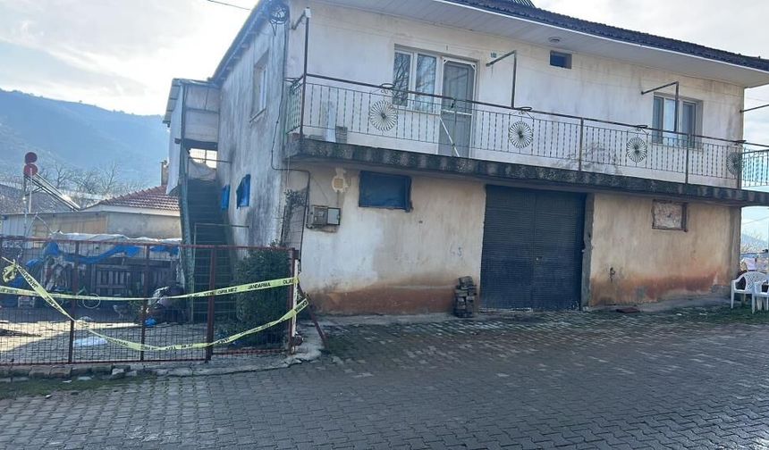 Boşanma süreci kanlı bitti! Eşini ve ailesini öldürdü