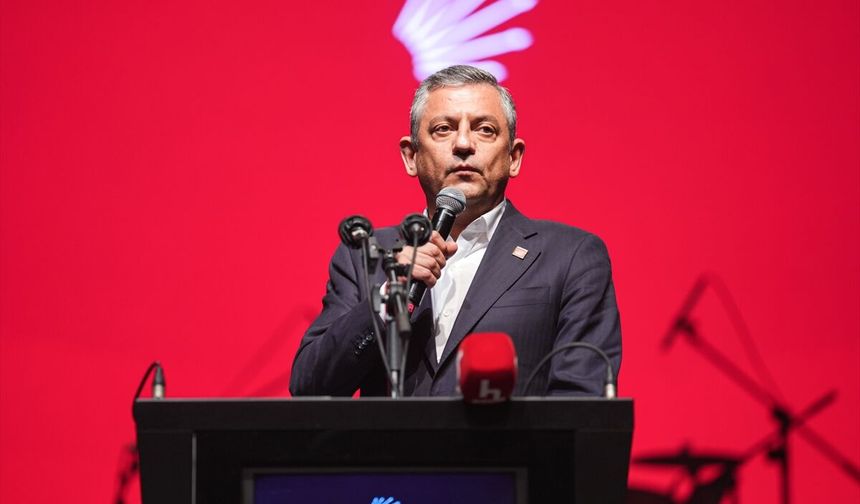 Özgür Özel’den sanat ve basın dünyasına "sorumluluk" çağrısı