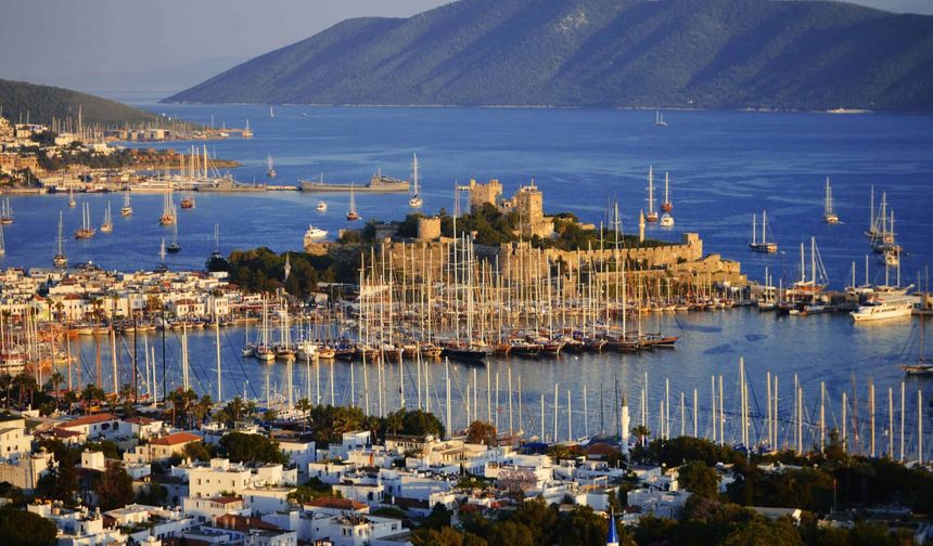 Bodrum'da 12 bin TL'ye 1 hafta tatil fırsatını duyanlar akın etti! İlçenin nüfusu arttı